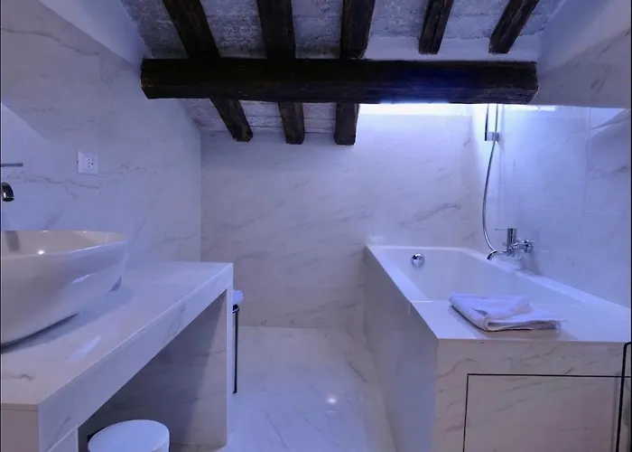 בית הארחה Ah Luxury Trevi