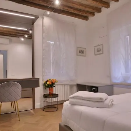 Konukevi Ah Luxury Trevi Roma